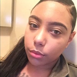 Meet your Posher, Tiani